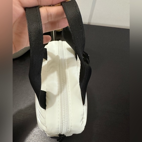 New CHANEL Beauty Imtd ed. Nylon bag - Picture 8 of 13